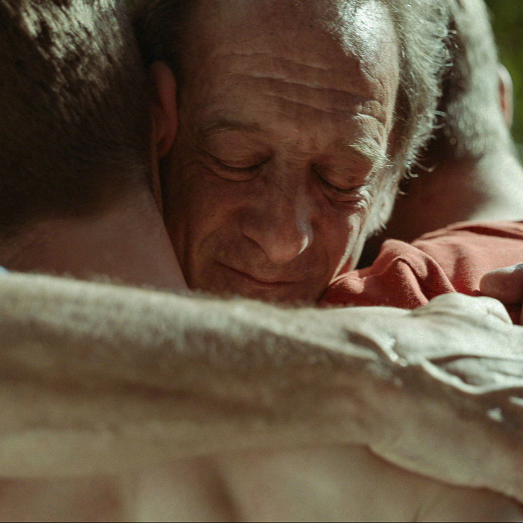 frame del film "Noi e loro"