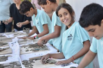 Bambine e bambini saharawi durante la giornata di festa
